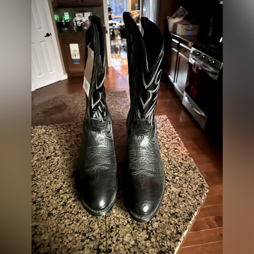 Men’s Laredo Cowboy boots - new